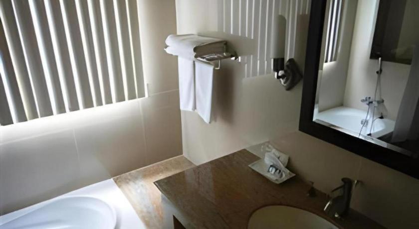 Kasem Garden Hotel Surin Ban Nong Tao Exterior foto